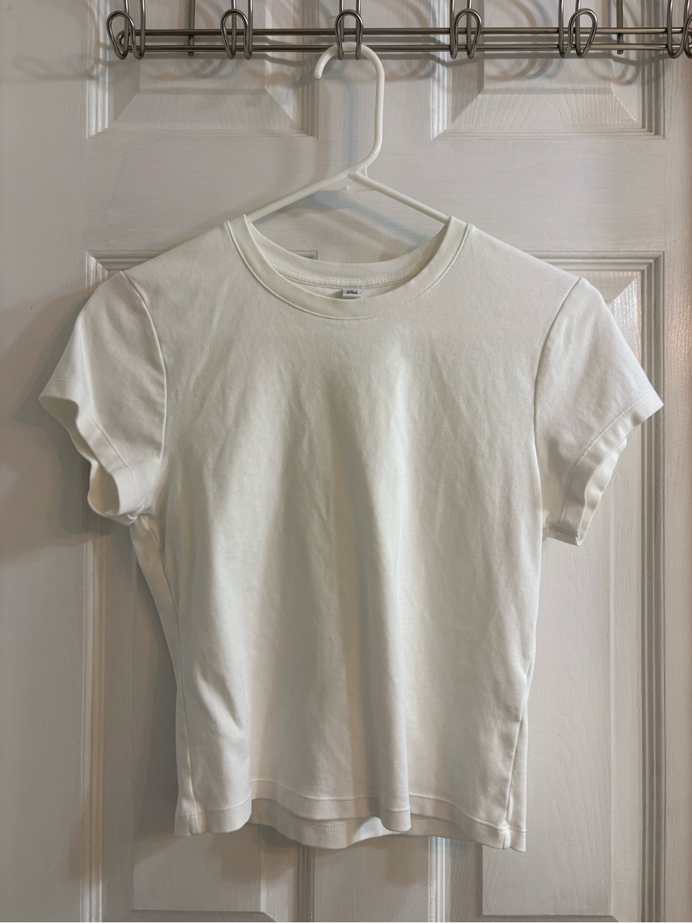 Uniqlo White Women's Crewneck Crop Top